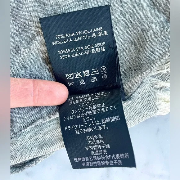 Gucci GG Lightweight wool/silk blend scarf, fringe, grey with white GGs, L, EUC - Picture 15 of 16